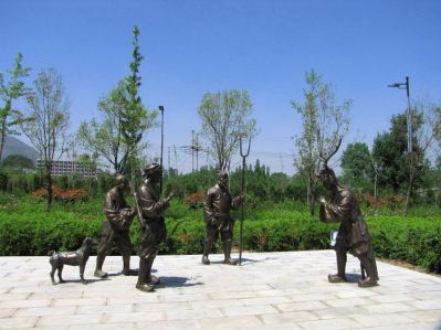 鹿乳奉亲二十四孝铸铜情景人物博鱼网页版