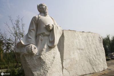 刘禹锡石雕景观塑像