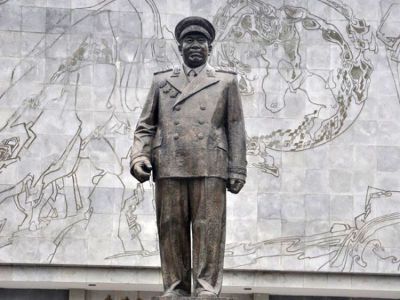 景区户外玻璃钢仿铜伟人景观朱德博鱼网页版