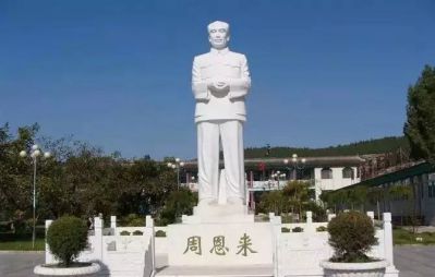 城市广场汉白玉大理石雕刻周总理雕像