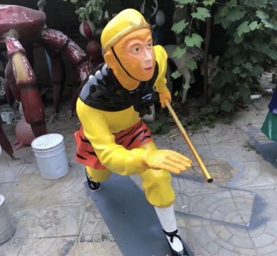 儿童游乐场摆放玻璃钢彩绘孙悟空神户人物博鱼网页版