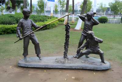 户外园林景观玻璃钢仿铜放鞭炮的情景人物博鱼网页版