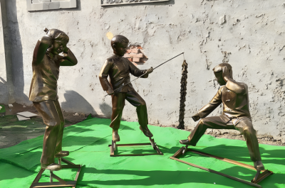 园林户外景观玻璃钢仿铜创意放鞭炮的人物博鱼网页版