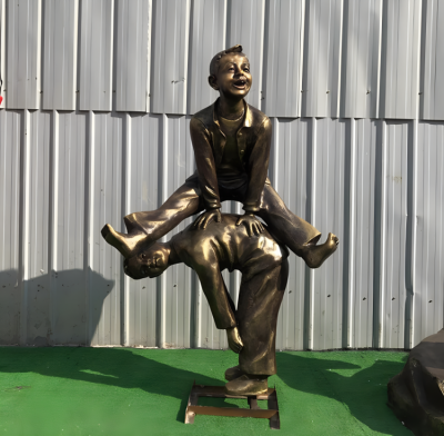 景点古镇创意玻璃钢仿铜跳山羊的儿童博鱼网页版摆件