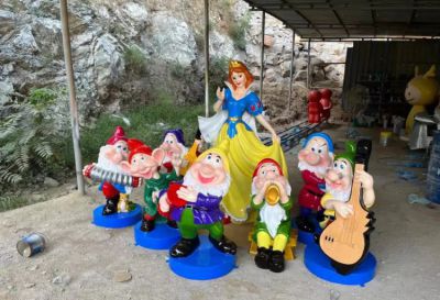 游乐场玻璃钢卡通彩绘白雪公主和七个小矮人博鱼网页版摆件
