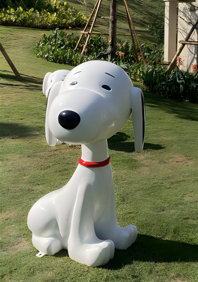 花园草坪景观装饰玻璃钢卡通动物景观Snoopy博鱼网页版摆件