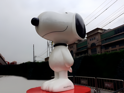 园林户外玻璃钢IP公仔大型卡通Snoopy博鱼网页版