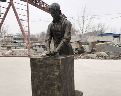 公园仿铜洗茶制茶的玻璃钢人物景观茶文化博鱼网页版