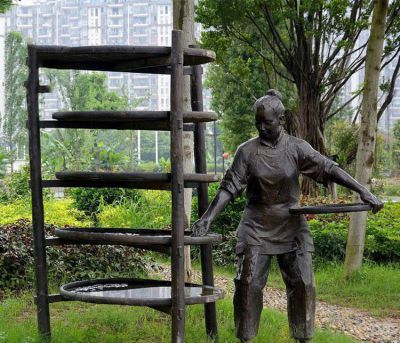 户外晒青的制茶人物博鱼网页版