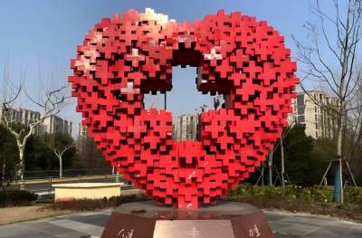 十字组成的不锈钢爱心博鱼网页版