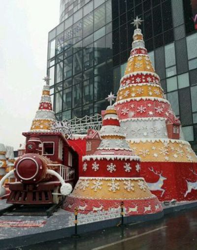 商超美陈玻璃钢发光圣诞树造型博鱼网页版