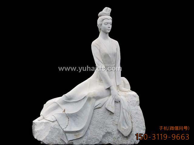 白色砂岩雕刻的古代人物石雕