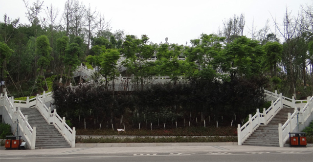 神女亭，这是茶山神女博鱼网页版区的入口，其栏杆由汉白玉雕刻制作