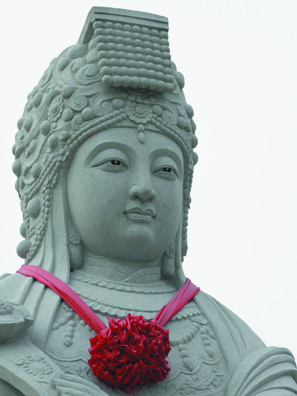 竣工时的汉白玉妈祖圣像,面部特写