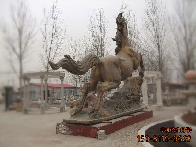 铜雕马后视效果