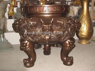 铜雕工艺品是需要爱护和保养的